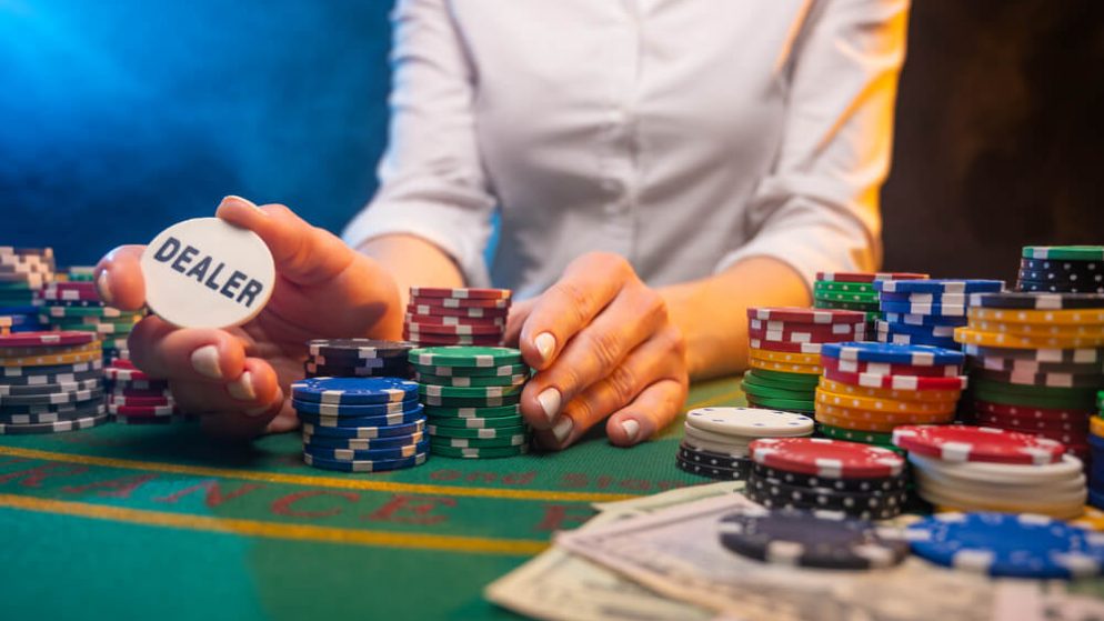 Oyuncunun poker oynaması